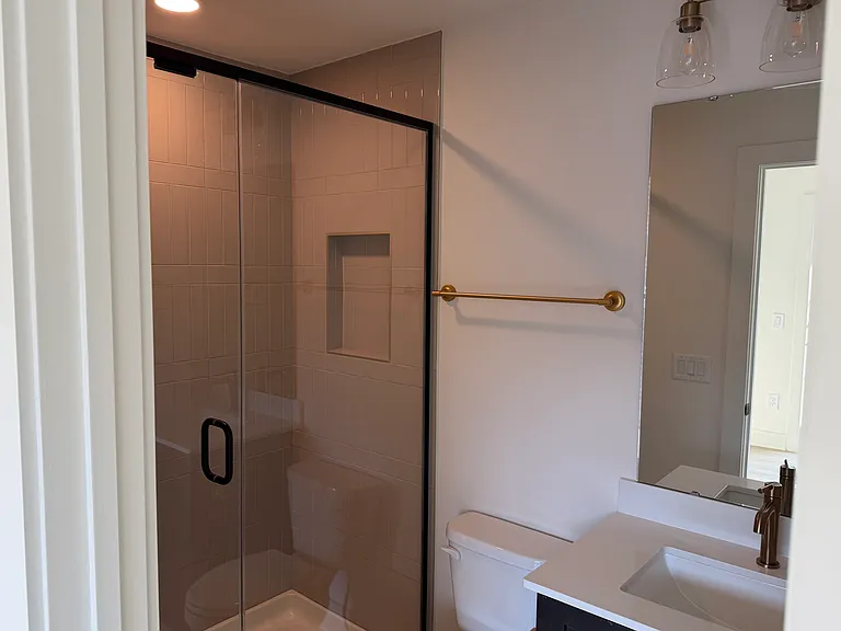 1015 Carter Ave — Photo 17