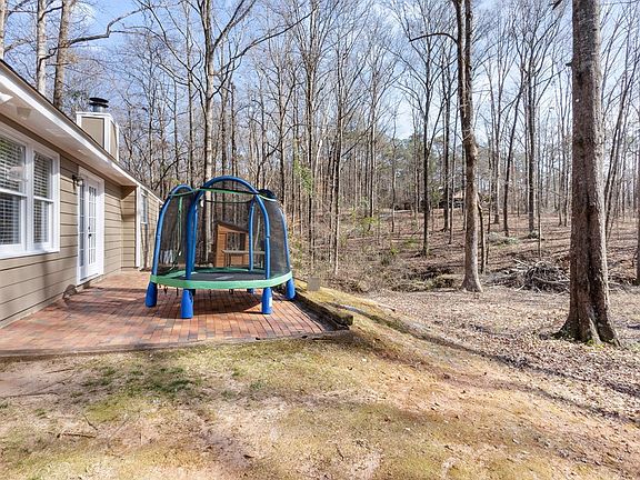 4th image of 469 Cedar Dr