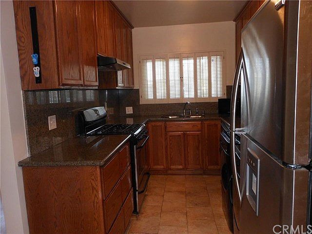 1st image of 221 W Buckthorn St APT 11