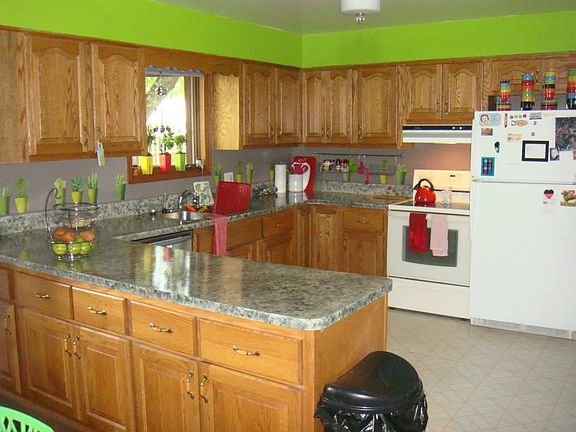2nd image of 7225 Glenmore Dr