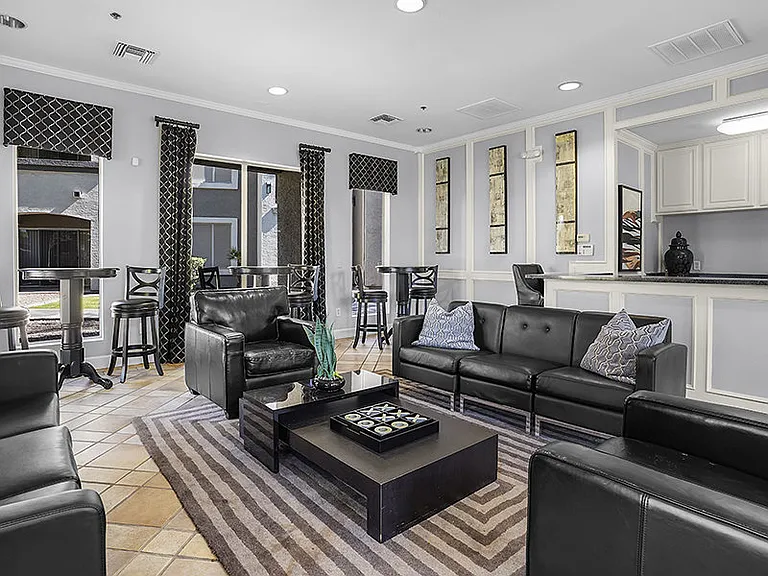 Rio Santa Fe Apartments — Photo 13