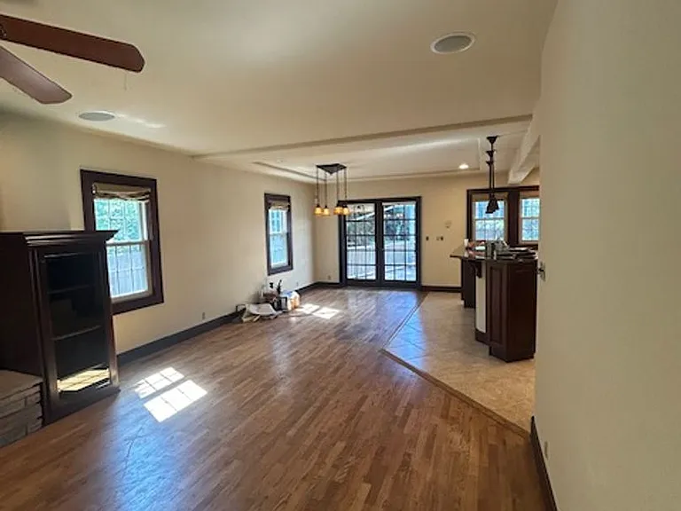 916 Poly Dr — Photo 4