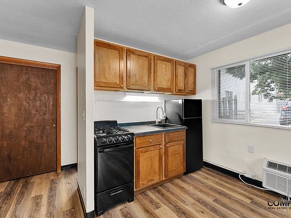 3rd image of 1215 S Dewey St #11