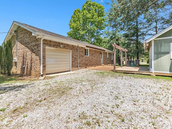 4th image of 234 Hickory Dr