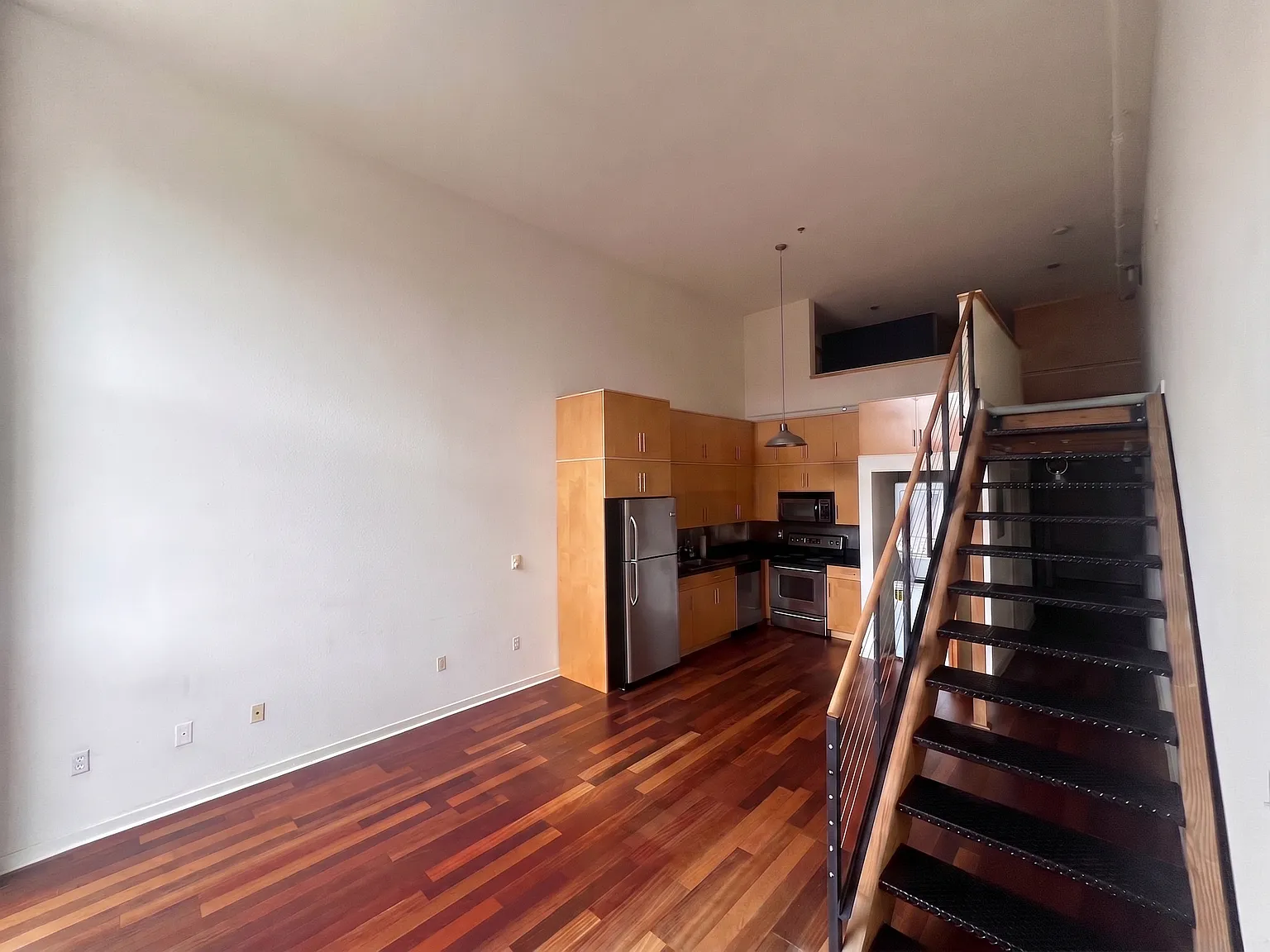 2 bed, 1050 sqft, $4,950 — Photo 2