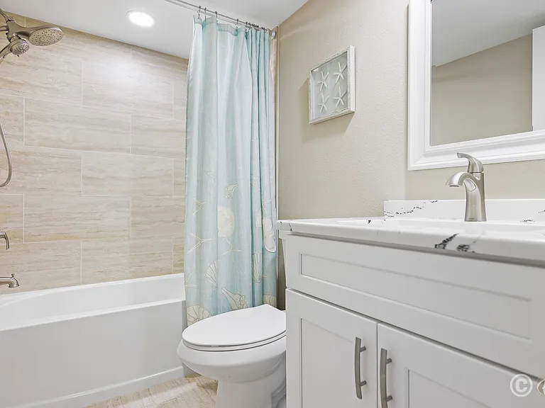 821 Bahia Del Sol Dr #B — Photo 19