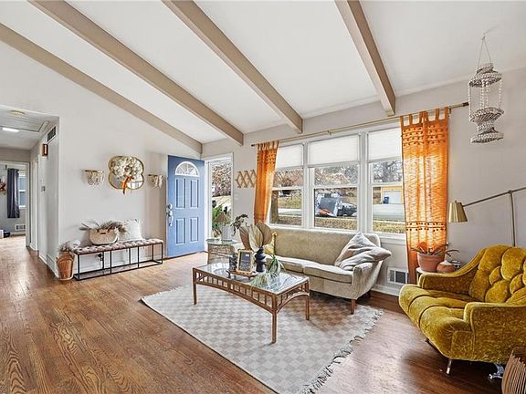 2nd image of 6115 N Michigan Ave