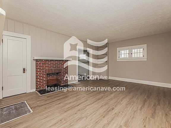 576460_004_living_room_4.jpg