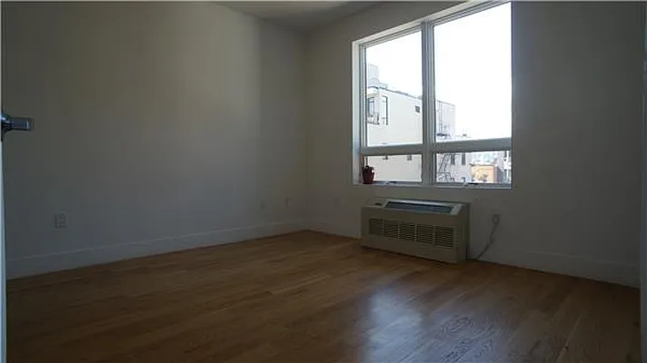 Rented by R New York | media 8