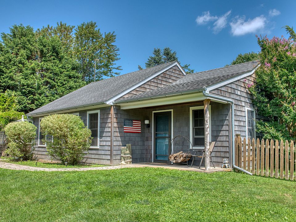1st image of 700 Plum Island Ln