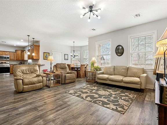 4th image of 2253 Aspen