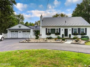 62 Maxwell Rd, Newtonville, NY 12110