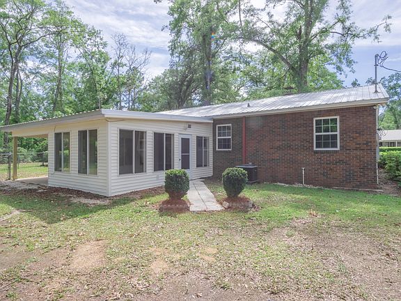 4th image of 779 Dogwood Ln