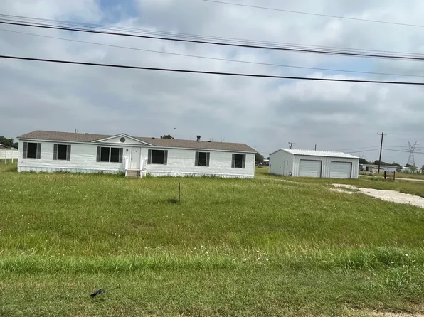 3300 Chinaberry Ln, Joshua, TX 76058