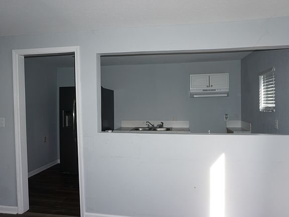 2nd image of 3414 Bluebonnet Dr #B