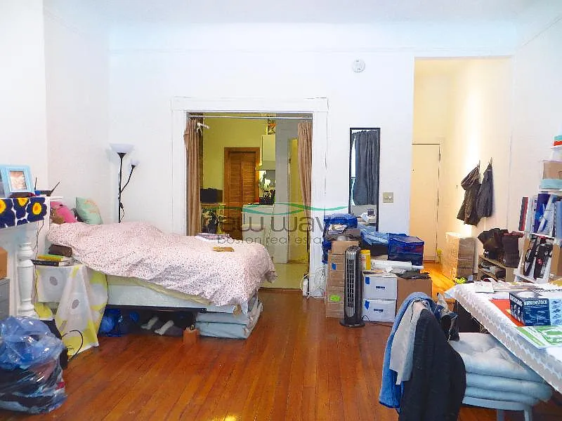 Building Photo - 127 Saint Botolph St #1