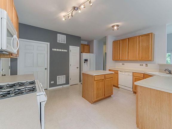 3rd image of 373 Abington Woods Dr Unit 206A
