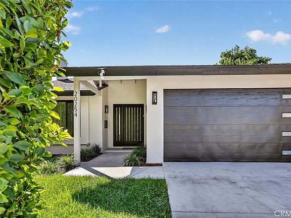 4th image of 20254 Leadwell St