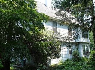 81 Oak Dr, Pleasantville, NY 10570
