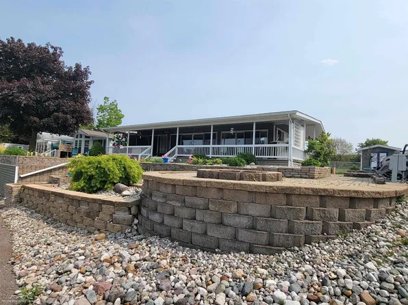 10001 E Goodall Rd #345 & 346, Durand, MI 48429