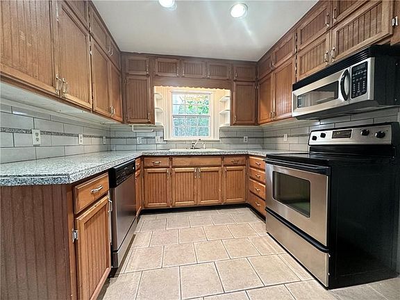 5th image of 263 Norton Cir SE