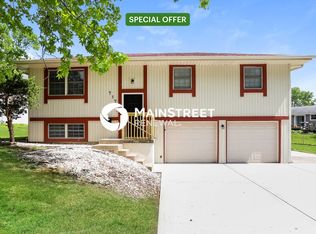 717 N Osage Trl, Independence, MO 64056