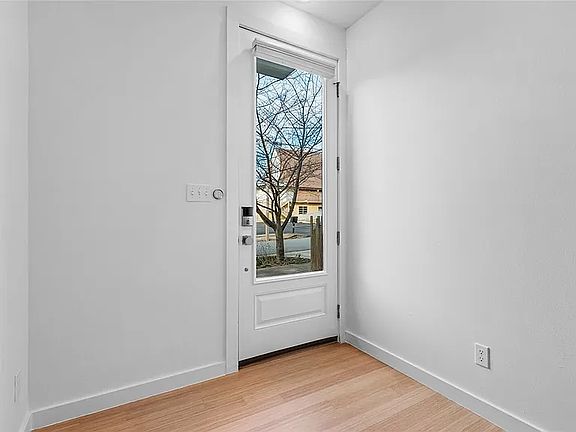 4th image of 684 S Church Ave