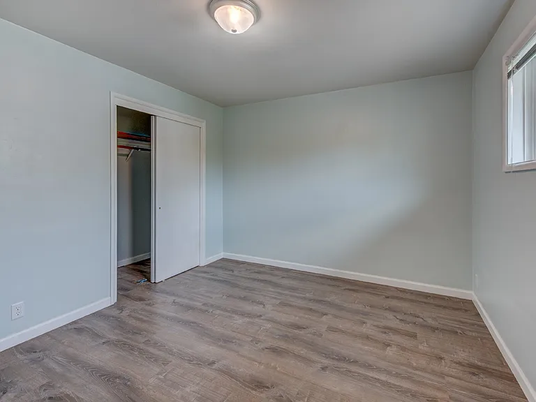1417 Jefferson St — Photo 12