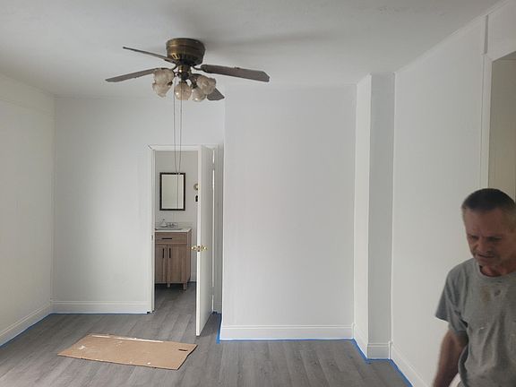 4th image of 627 N Main Ave