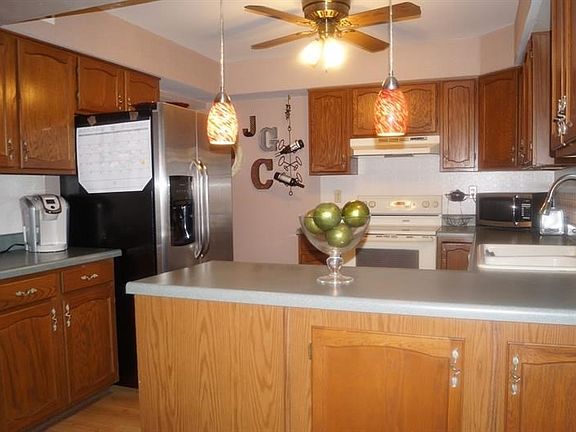 Nice size kitchen with extra counter space.