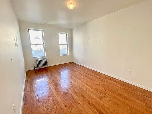 5th image of 755 Rogers Ave #9