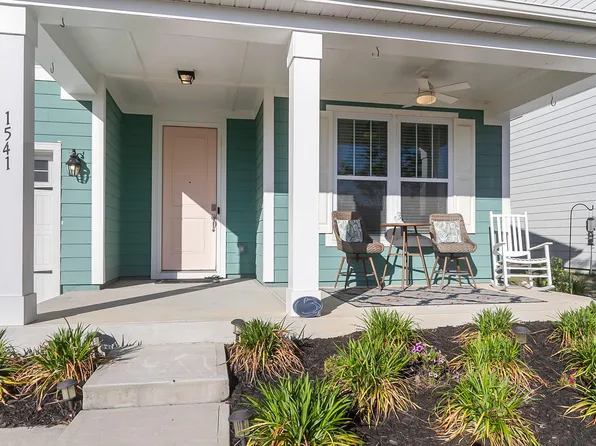 1541 Homecoming Blvd, Ravenel, SC 29470