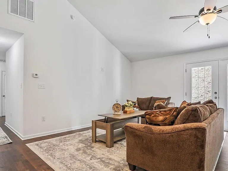 1200 Happy Ridge Dr — Photo 7