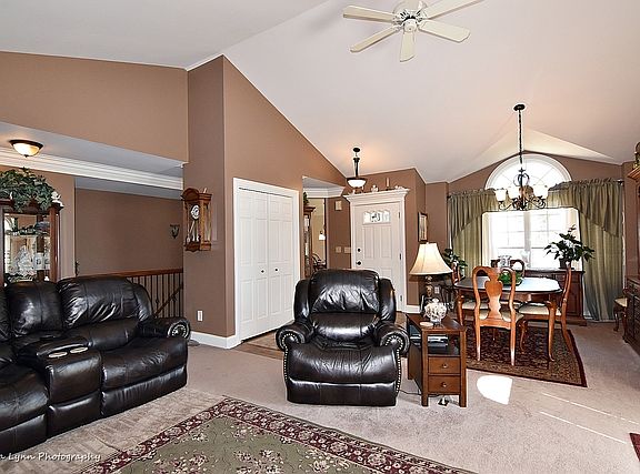 3rd image of 950 Gosselin Cir #950