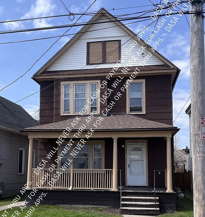 444 Schiller St #LOWER