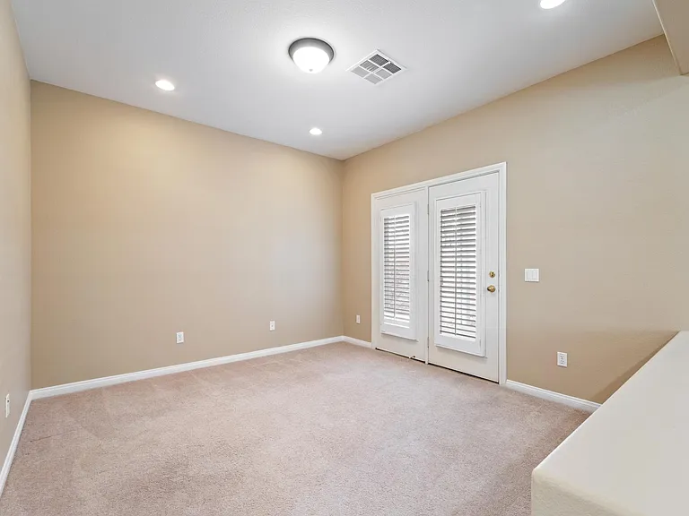 10492 Mission Park Ave — Photo 35