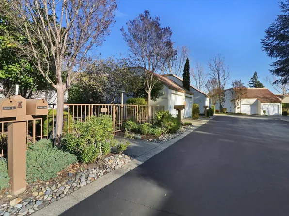 3266 Ptarmigan Dr APT 3B, Walnut Creek, CA 94595