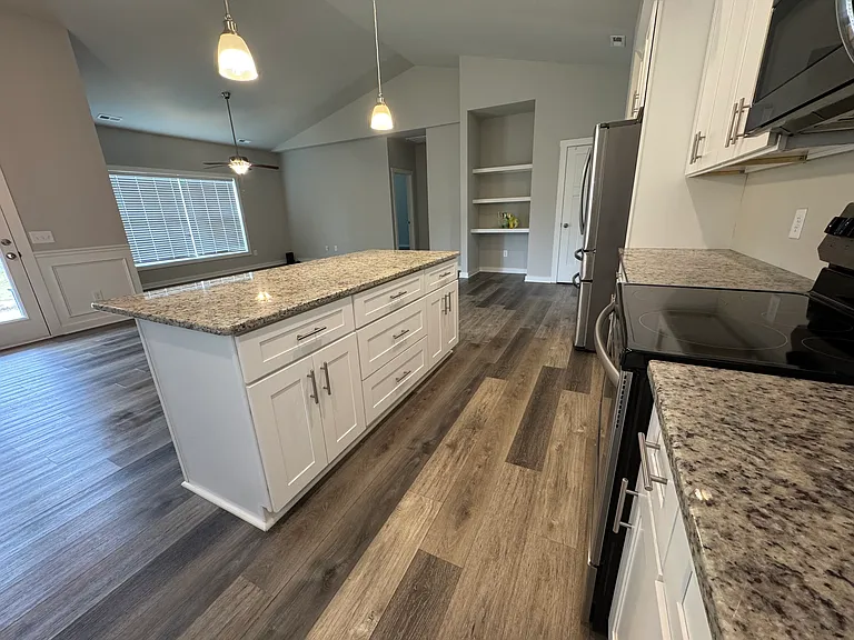 308 N Point Cir — Photo 28