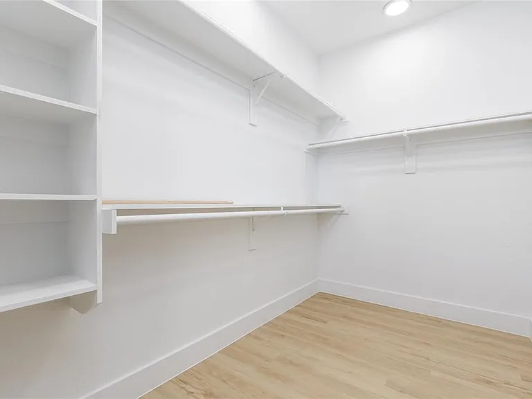 2801 Weisenberger St #101 — Photo 4