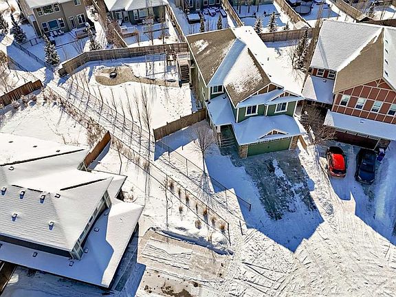 2nd image of 18 N Mount Rae Pl