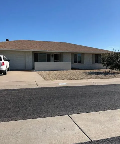15819 N Meadow Park Dr — Photo 1
