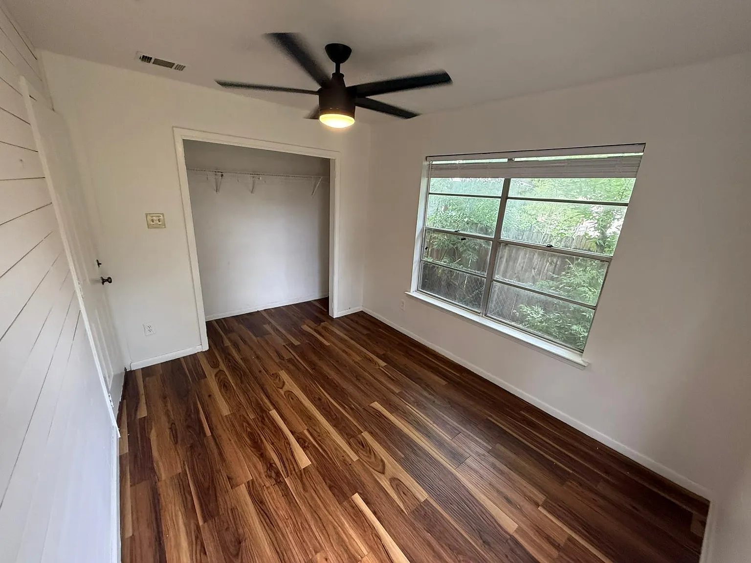 1 bed, 120 sqft, $599 — Photo 2