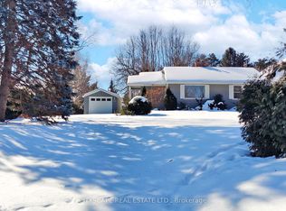 392 4th Line, Oakville, ON L6L 5A4