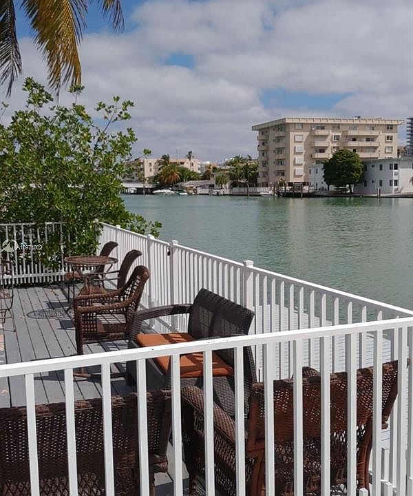 1st image of 8221 Crespi Blvd #B
