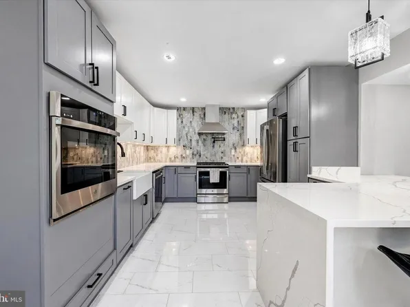 1806 Middleborough Rd, Baltimore, MD 21221
