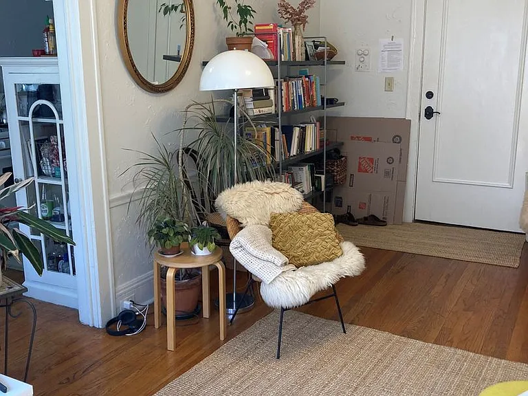 2212 Girard Ave. S — Photo 17