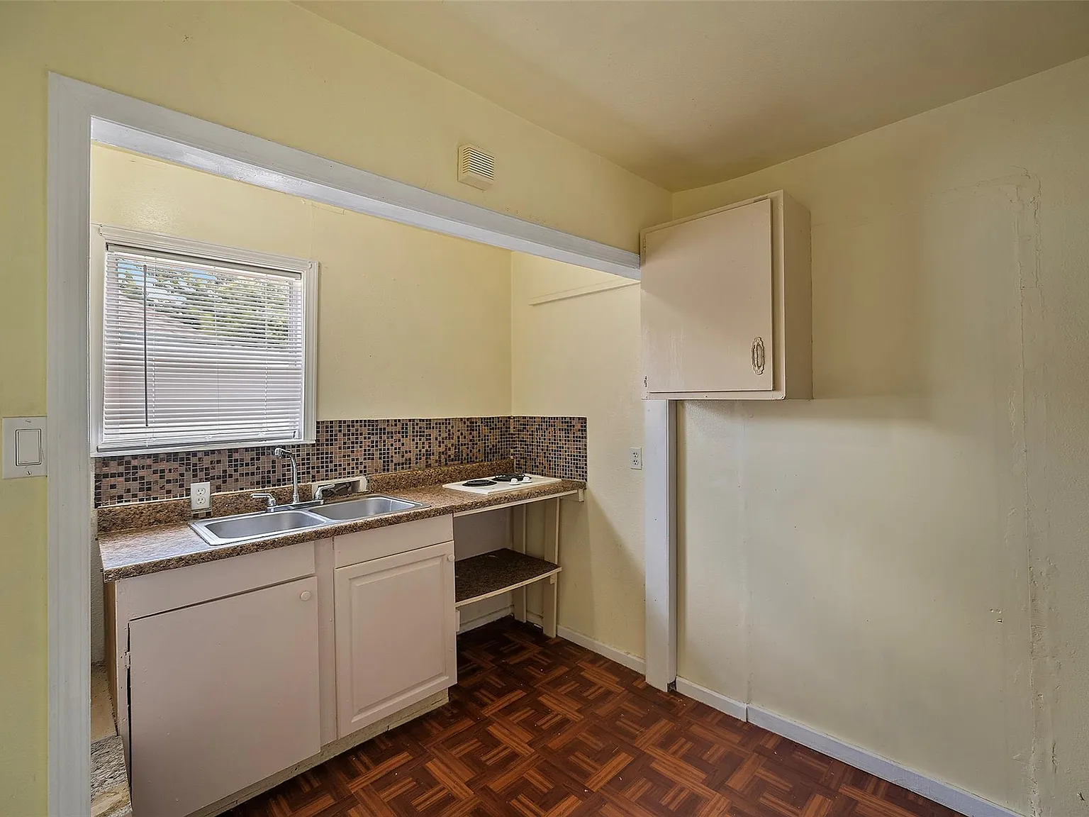 1 bed, 1.0 bath, 231 sqft, $700 — Photo 4