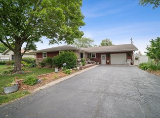 315 S 7th Ave, Chenoa, IL 61726