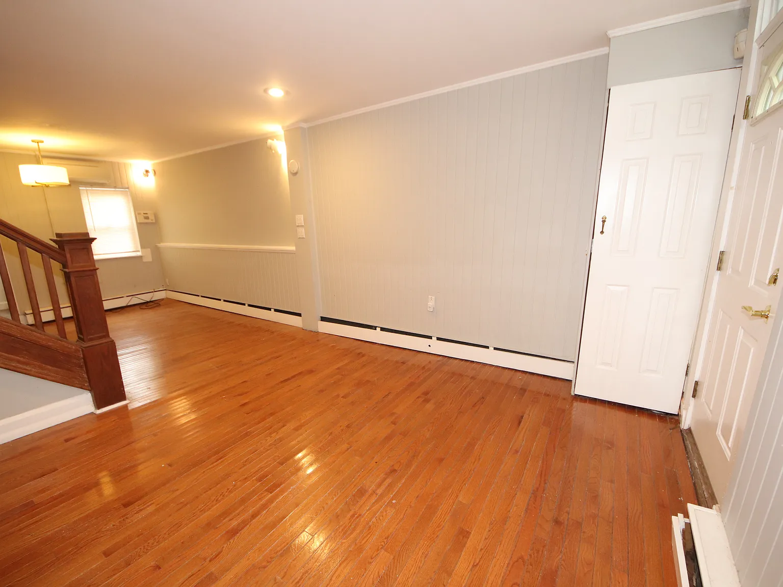 3 bed, 1.5 bath, 1036 sqft, $2,150 — Photo 4