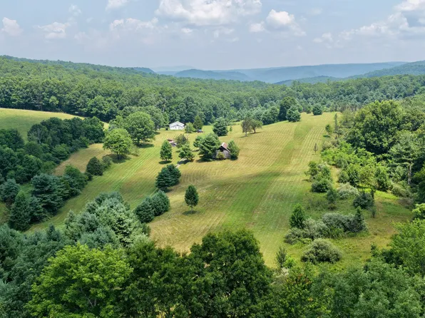 1227 Keister Rd, Lewisburg, WV 24901
